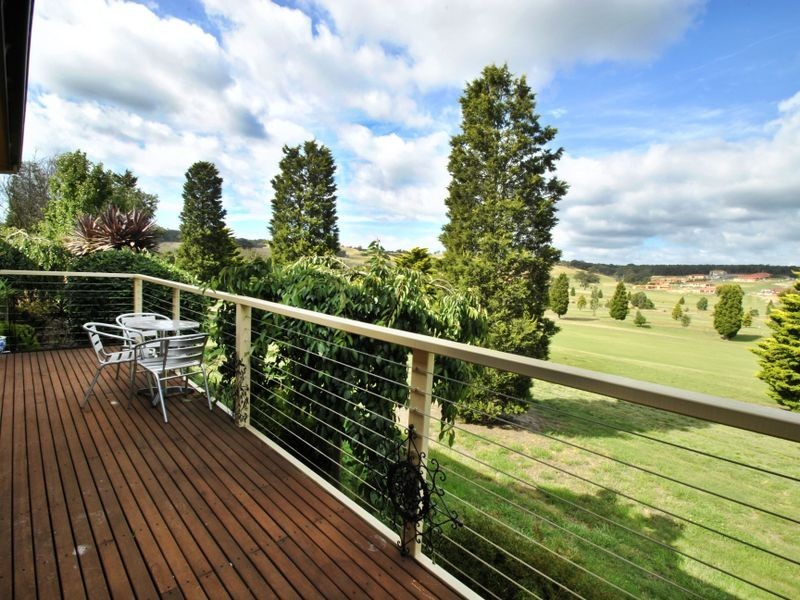 5 Lakeview Close, Hidden Valley VIC 3756
