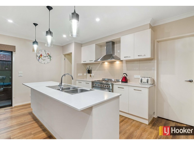 36 Blue Lake Drive, Wallan VIC 3756