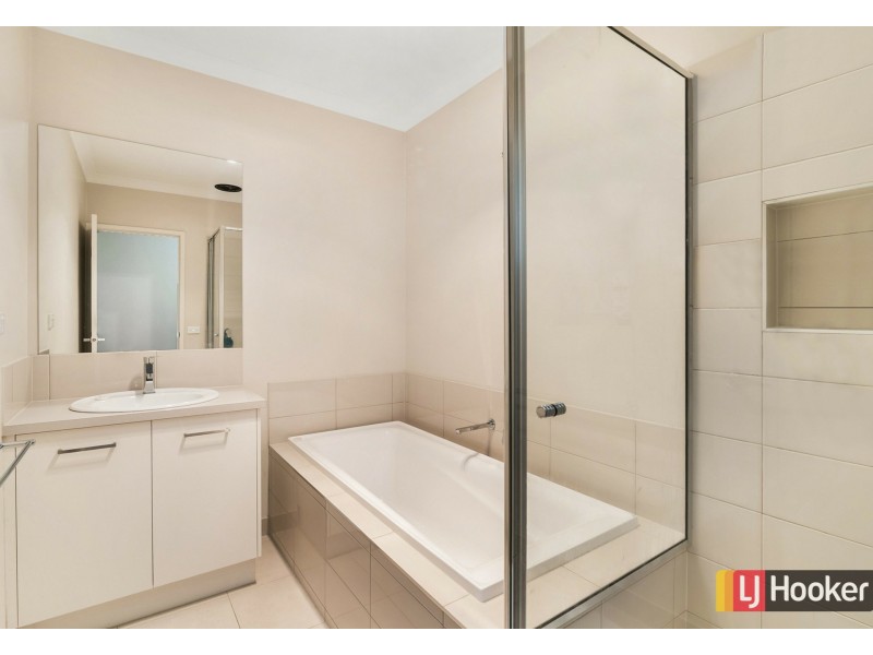 36 Blue Lake Drive, Wallan VIC 3756