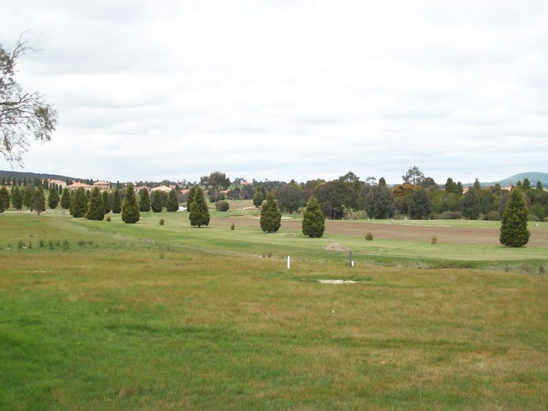 Lot 521 (4 The Outlook, Hidden Valley VIC 3756