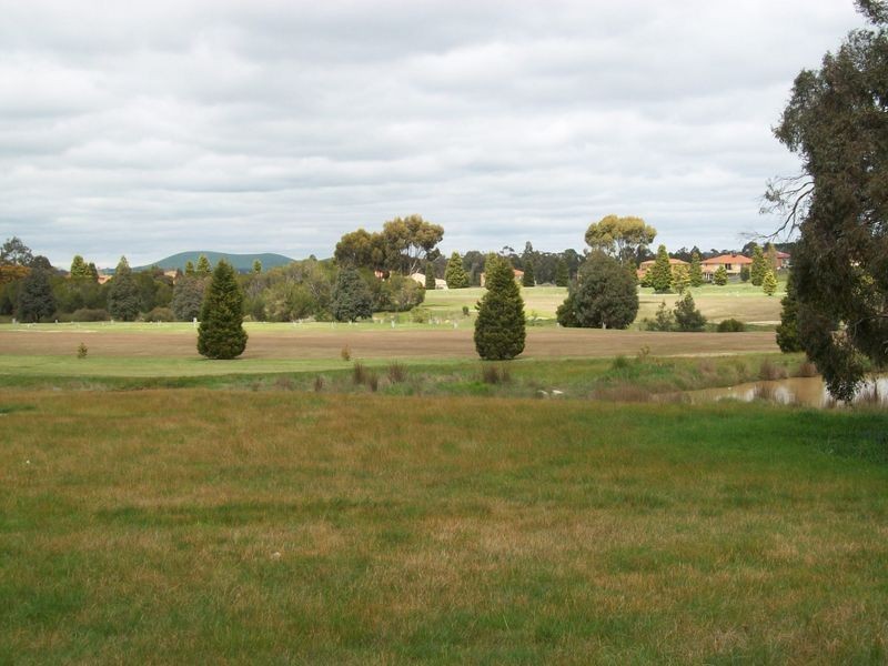 Lot 521 (4 The Outlook, Hidden Valley VIC 3756