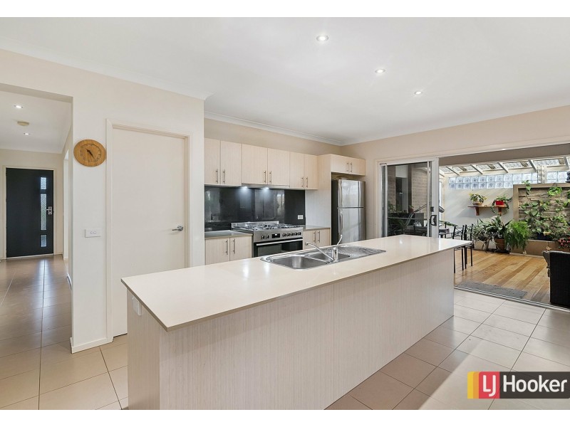 15 Buckland Hill Drive, Wallan VIC 3756