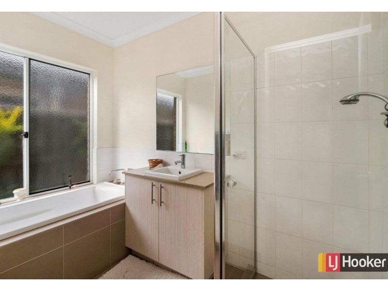 15 Buckland Hill Drive, Wallan VIC 3756