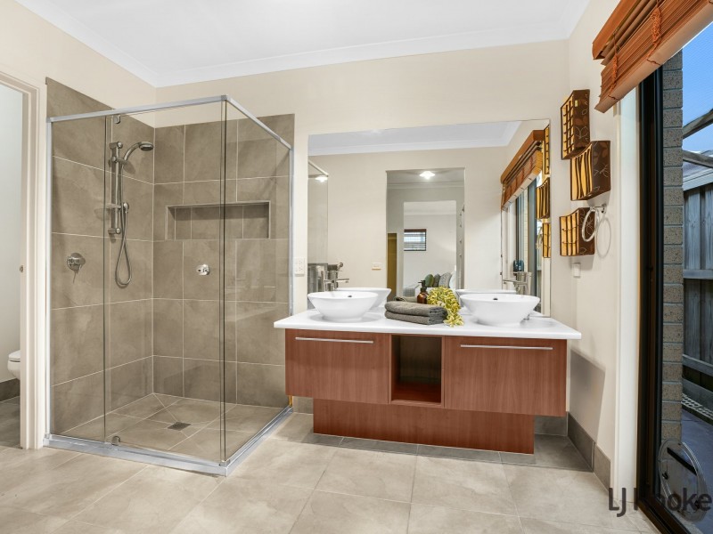 124 Wallara Waters Boulevard, Wallan VIC 3756