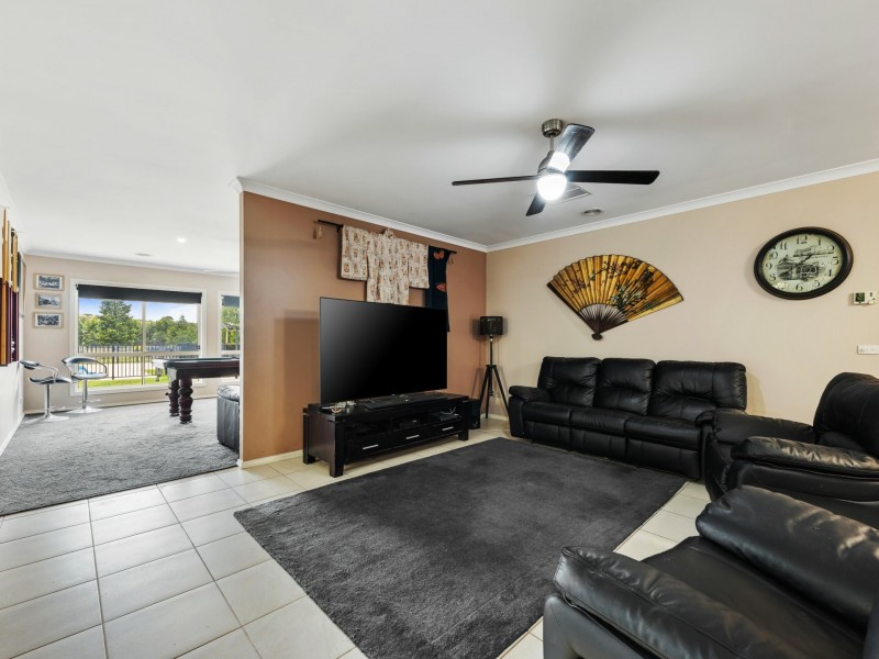 53 Augusta Way, Hidden Valley VIC 3756