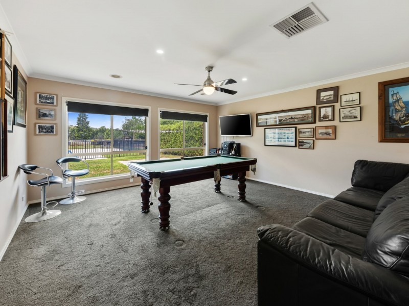 53 Augusta Way, Hidden Valley VIC 3756