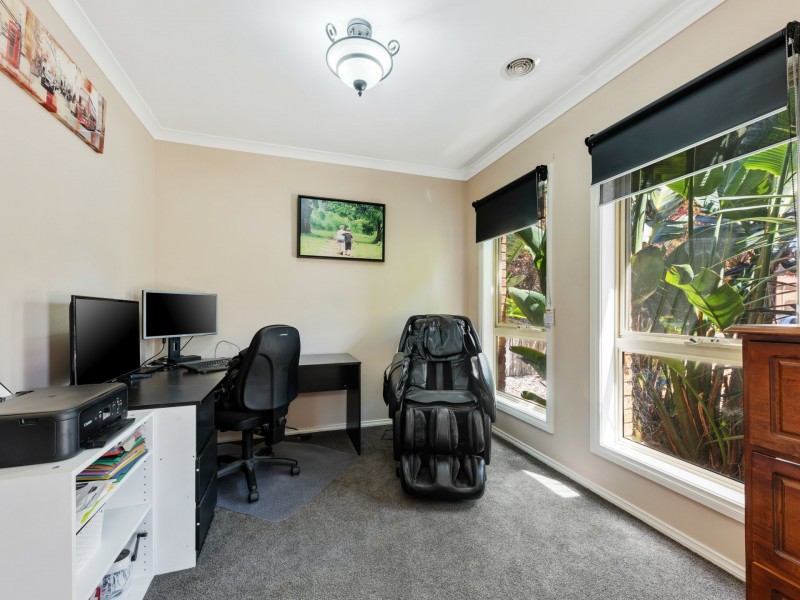 53 Augusta Way, Hidden Valley VIC 3756