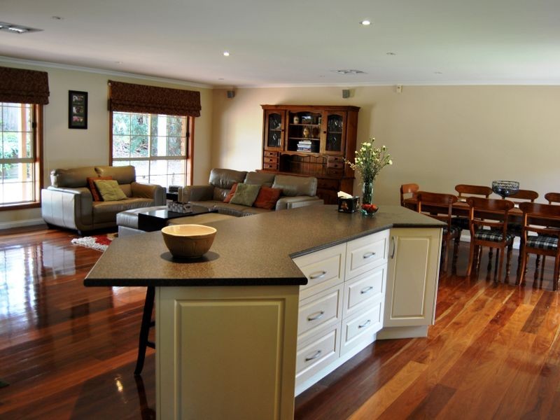 8 Randall Crescent, Wallan VIC 3756
