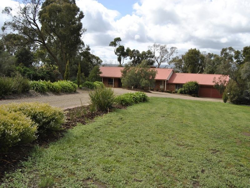 8 Randall Crescent, Wallan VIC 3756