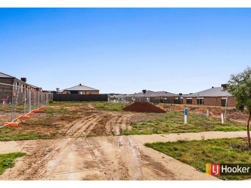 6 Clover Way, Wallan VIC 3756