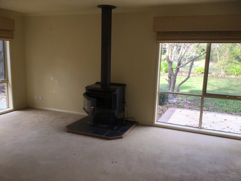 17 Augusta Way, Hidden Valley VIC 3756