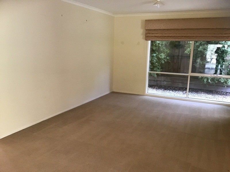 17 Augusta Way, Hidden Valley VIC 3756