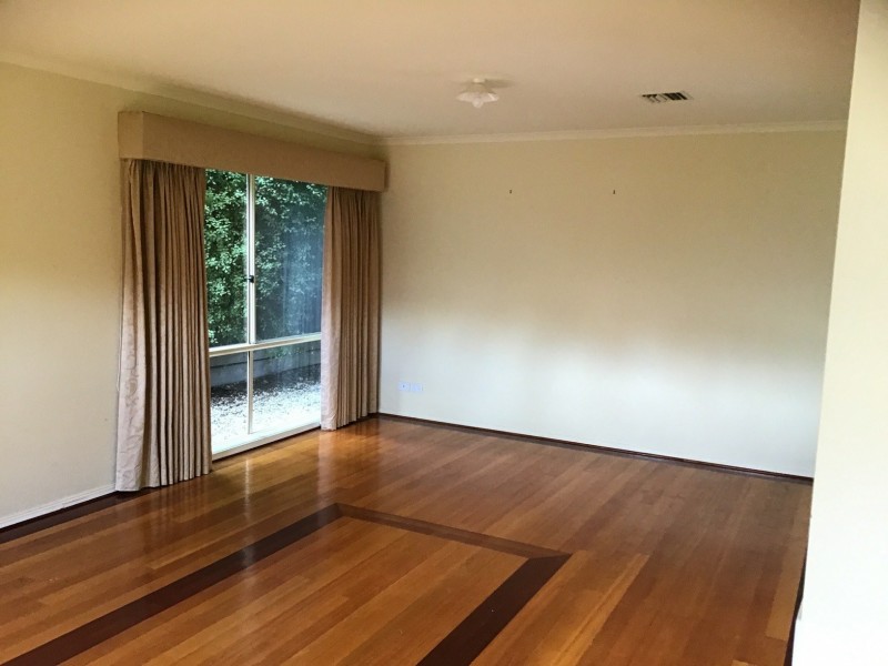 17 Augusta Way, Hidden Valley VIC 3756