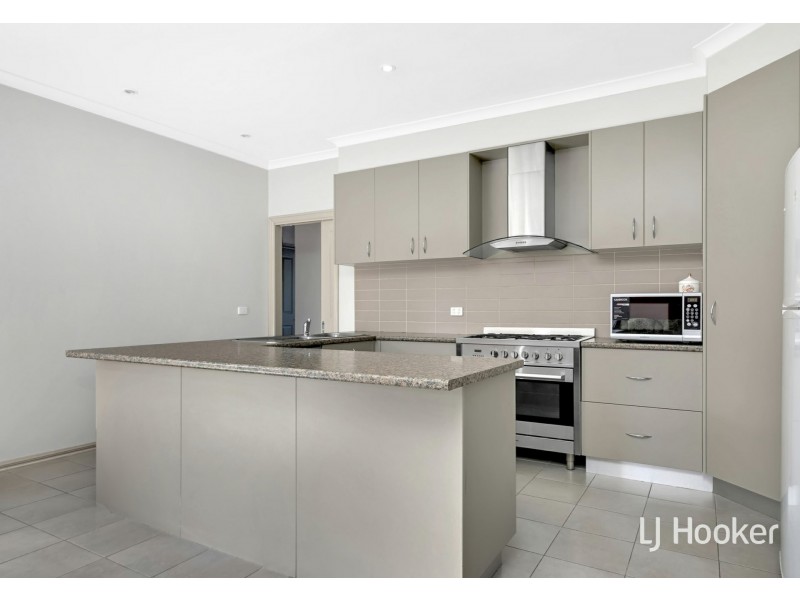 1 Birdswood Crescent, Craigieburn VIC 3064