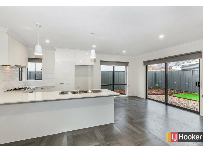 Unit 3/40 McKenzie Street, Broadford VIC 3658