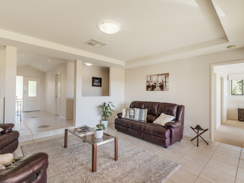 89 Valley Drive, Hidden Valley VIC 3756