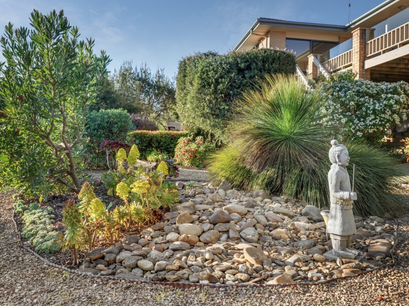 89 Valley Drive, Hidden Valley VIC 3756
