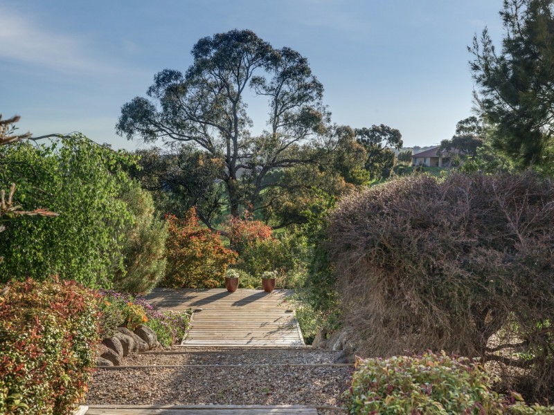 89 Valley Drive, Hidden Valley VIC 3756