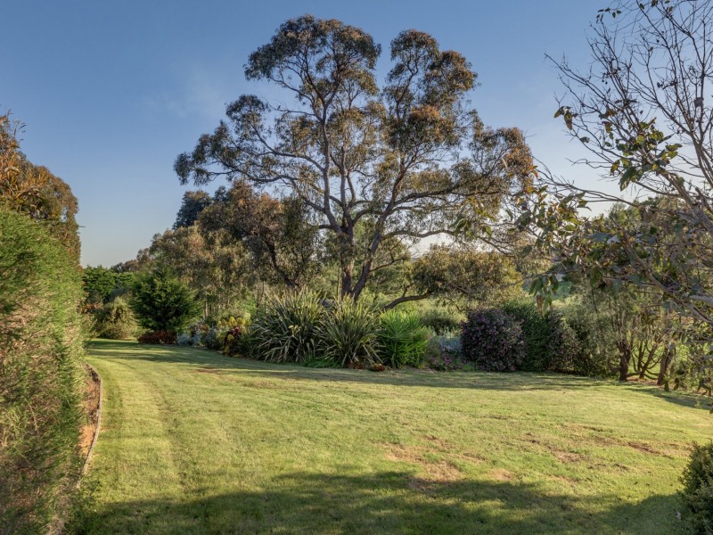 89 Valley Drive, Hidden Valley VIC 3756