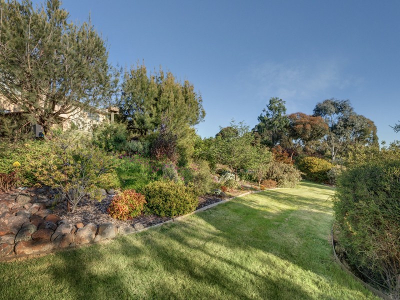 89 Valley Drive, Hidden Valley VIC 3756