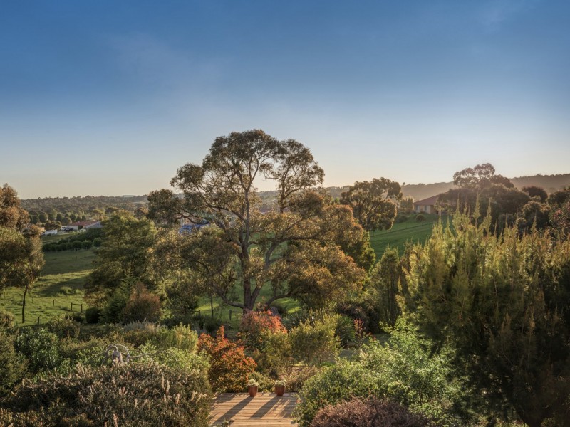 89 Valley Drive, Hidden Valley VIC 3756