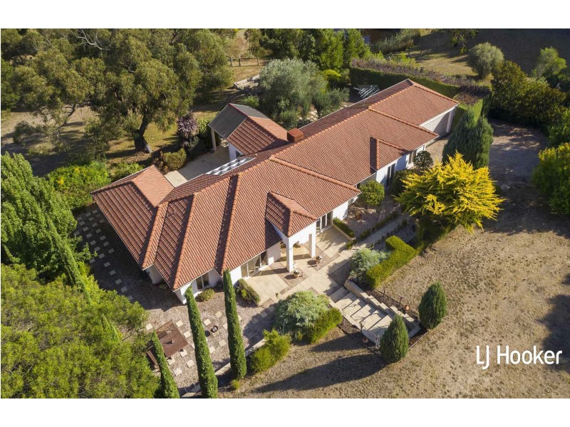 700 Valley Drive, Hidden Valley VIC 3756