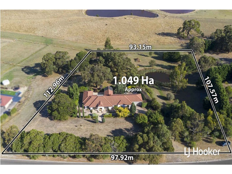700 Valley Drive, Hidden Valley VIC 3756