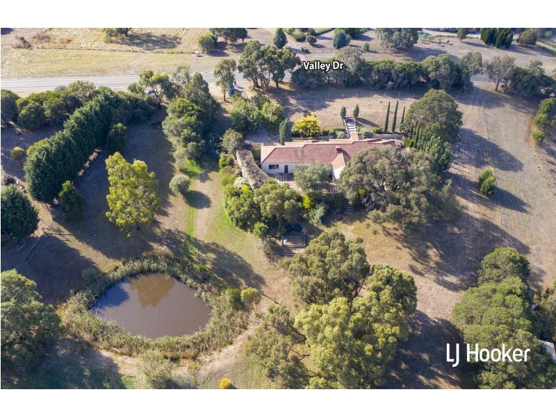 700 Valley Drive, Hidden Valley VIC 3756