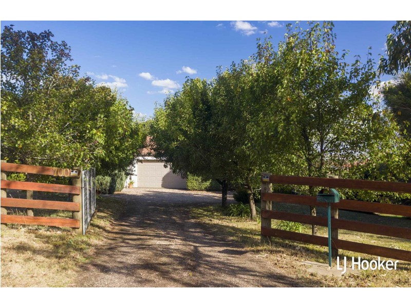 700 Valley Drive, Hidden Valley VIC 3756