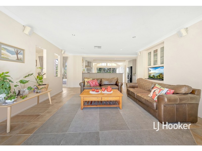 700 Valley Drive, Hidden Valley VIC 3756