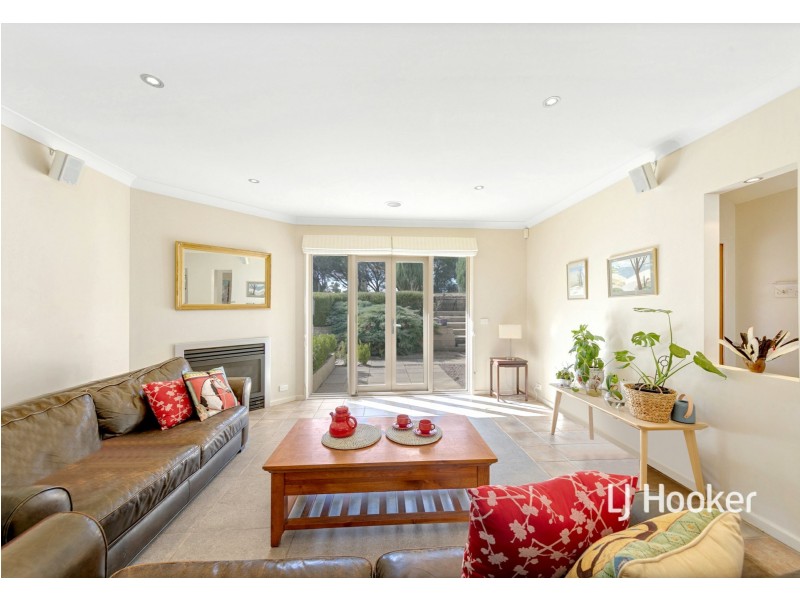 700 Valley Drive, Hidden Valley VIC 3756