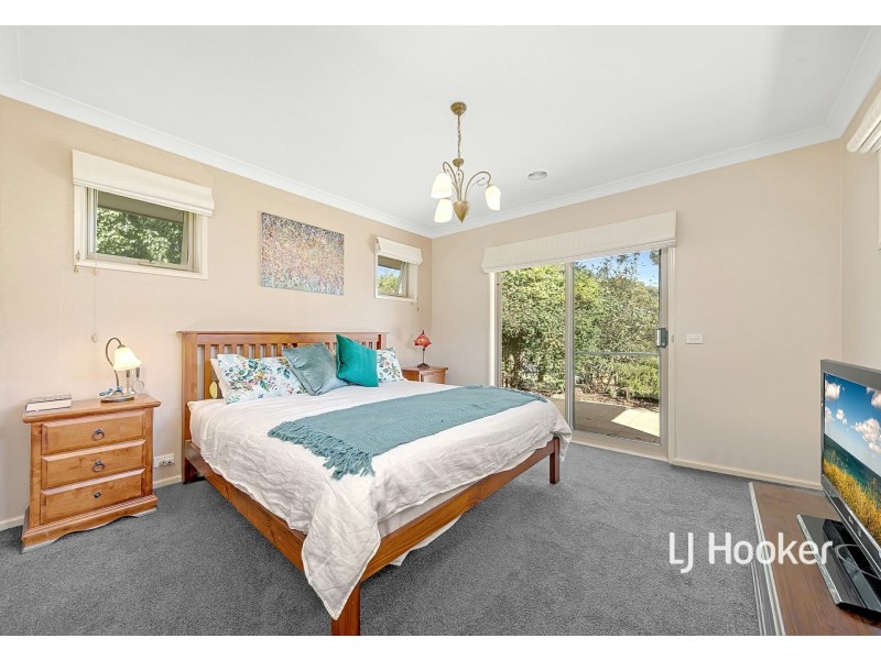 700 Valley Drive, Hidden Valley VIC 3756