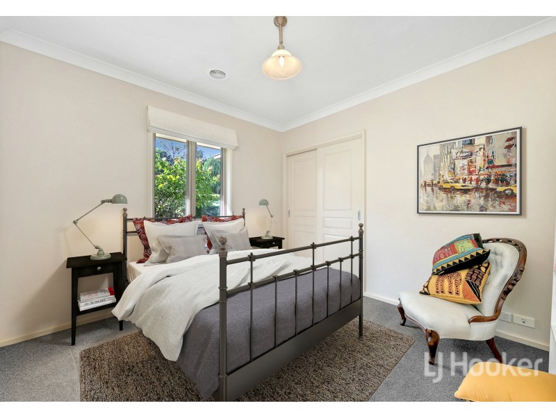 700 Valley Drive, Hidden Valley VIC 3756