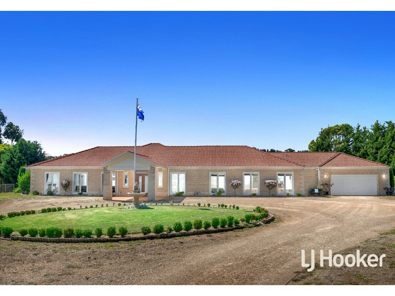 860 Valley Drive, Hidden Valley VIC 3756