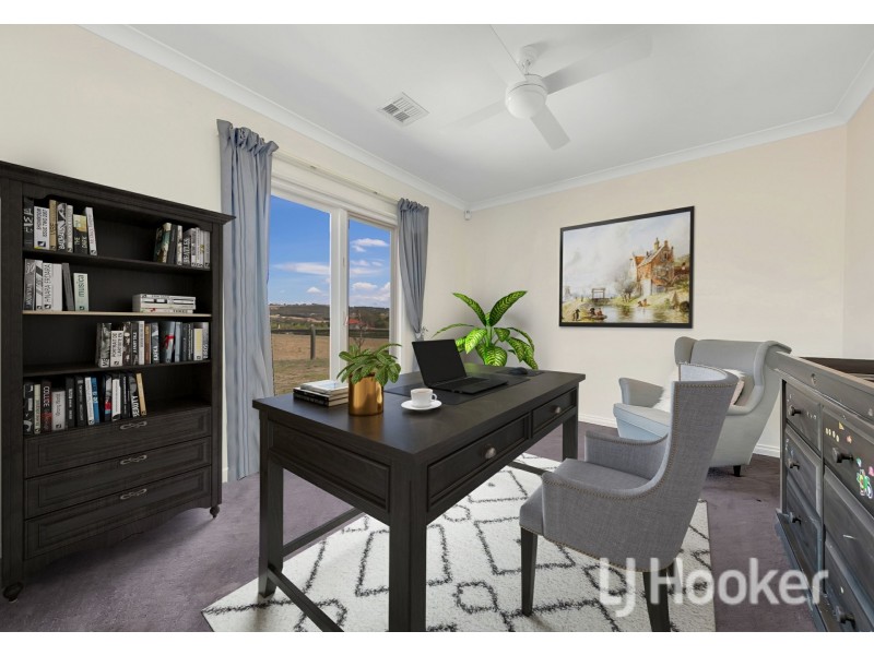 860 Valley Drive, Hidden Valley VIC 3756