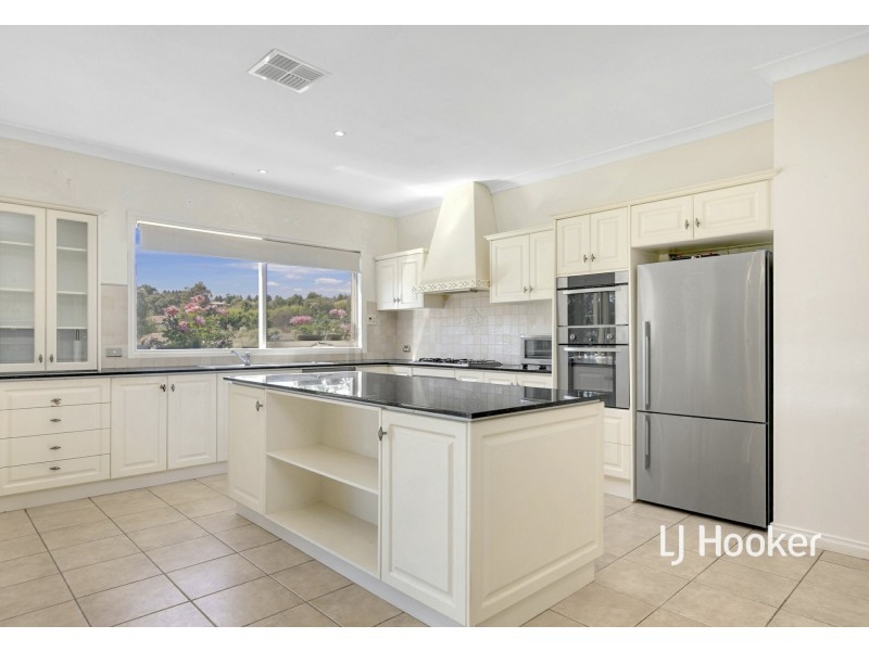 860 Valley Drive, Hidden Valley VIC 3756