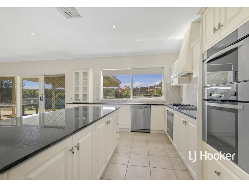 860 Valley Drive, Hidden Valley VIC 3756