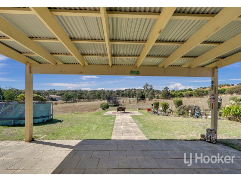 860 Valley Drive, Hidden Valley VIC 3756