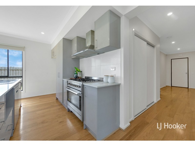 12 Bridgewater Parkway, Wallan VIC 3756