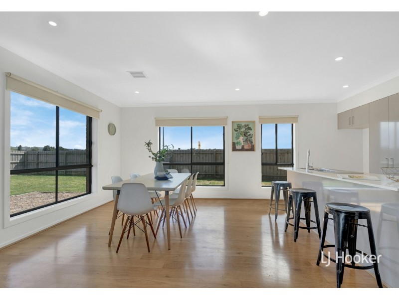 12 Bridgewater Parkway, Wallan VIC 3756