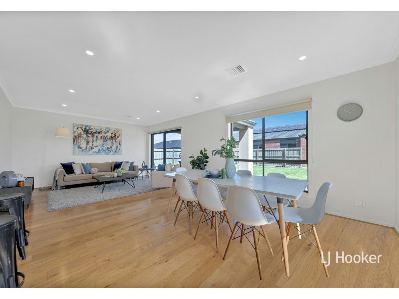 12 Bridgewater Parkway, Wallan VIC 3756