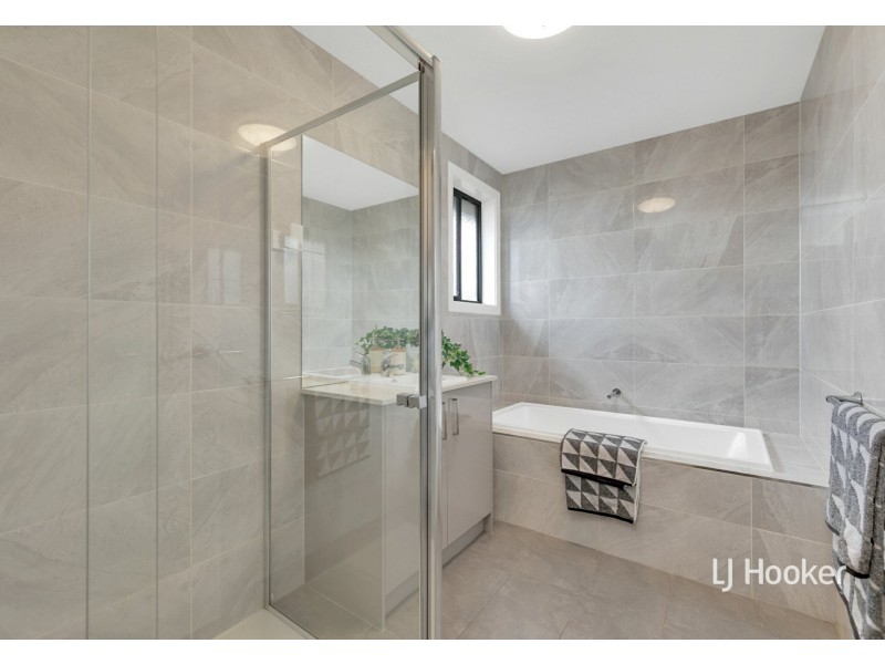 12 Bridgewater Parkway, Wallan VIC 3756