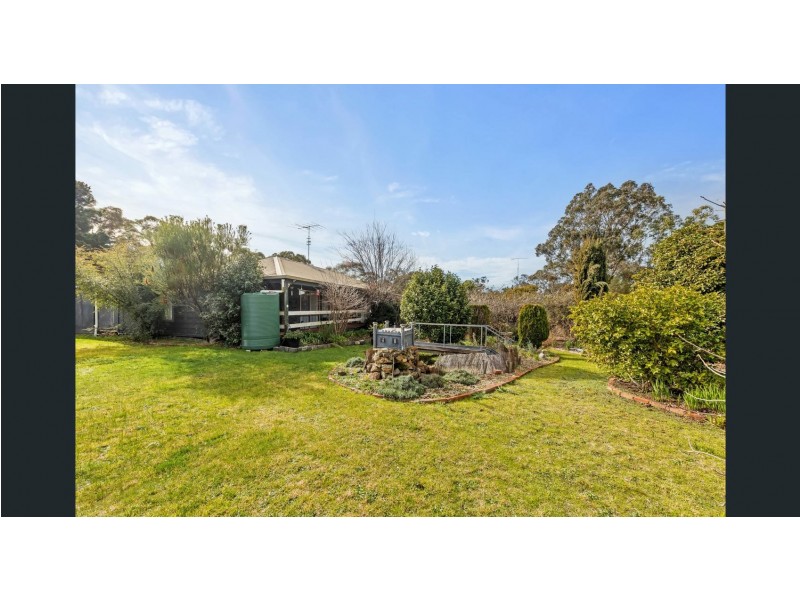 27 Fleming Drive, Broadford VIC 3658