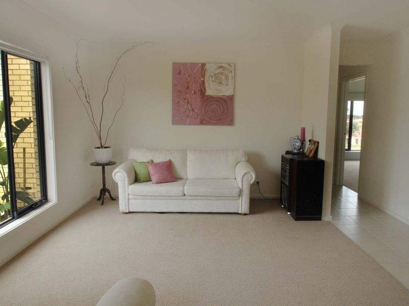 18 Craig Parry Drive, Hidden Valley VIC 3756