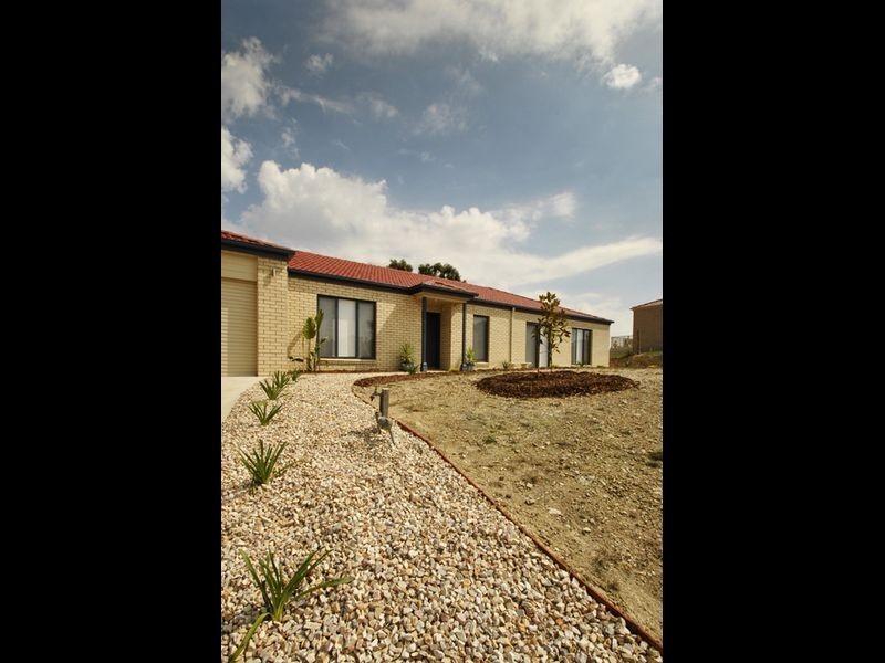 18 Craig Parry Drive, Hidden Valley VIC 3756