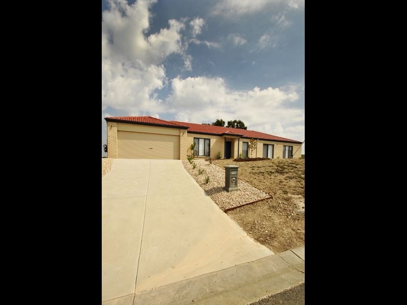 18 Craig Parry Drive, Hidden Valley VIC 3756