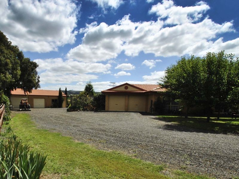 1550 Valley Drive, Hidden Valley VIC 3756