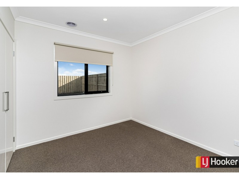 100 Newbridge Boulevard, Wallan VIC 3756