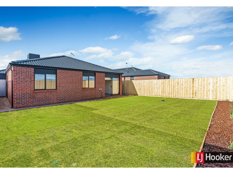 100 Newbridge Boulevard, Wallan VIC 3756