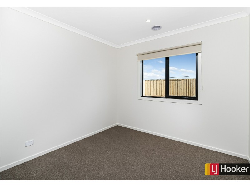 100 Newbridge Boulevard, Wallan VIC 3756